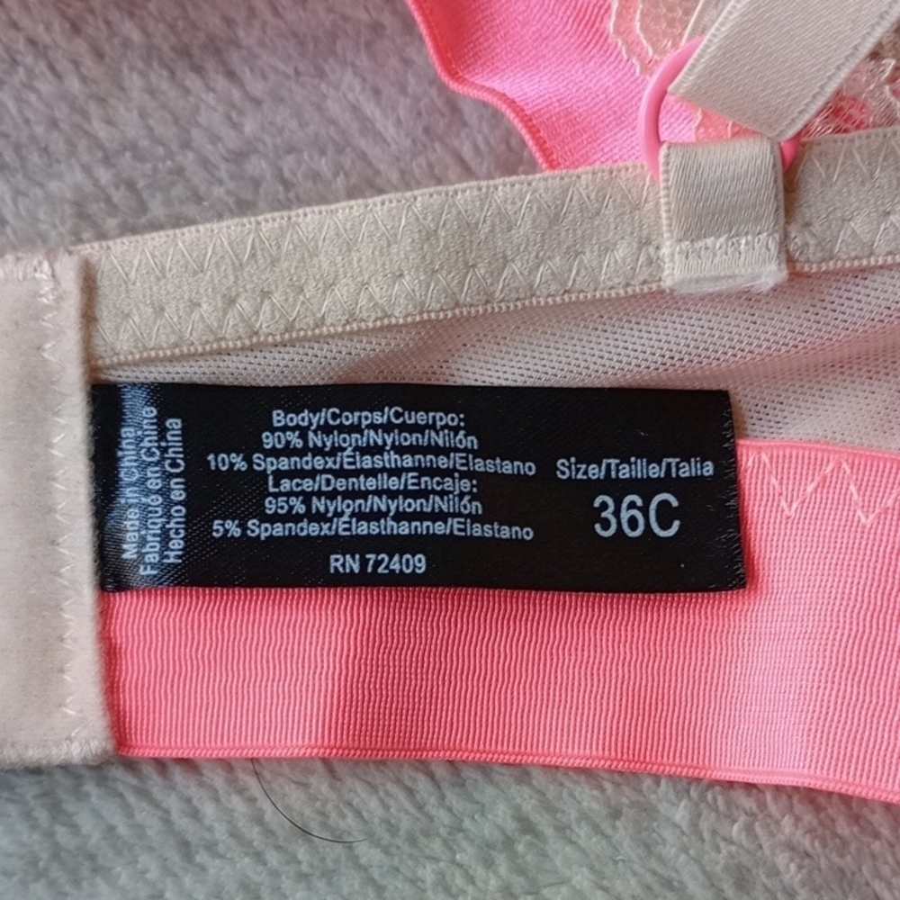 B) Elegant Lace Trim Bra in Cream and Pink - Picture 2 of 3